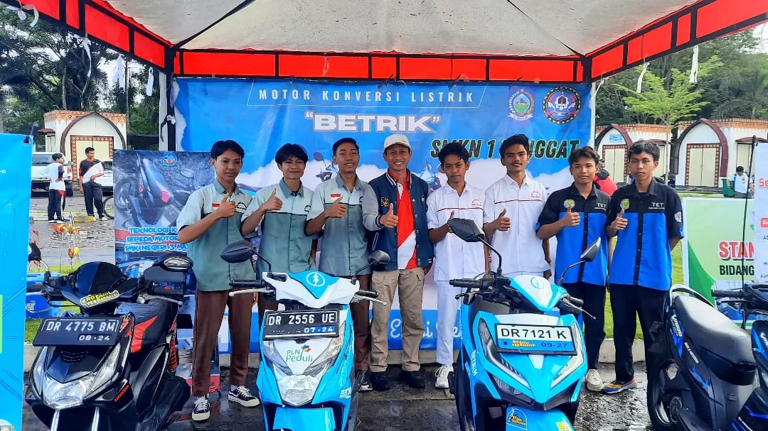 Transformasi SMKN 1 Jonggat Kantongi Sertifikat Bengkel Konversi Kemenhub